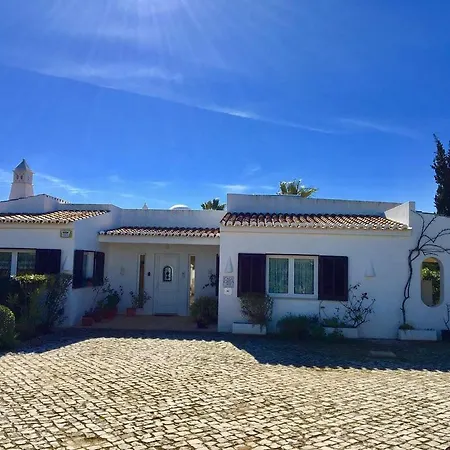 Great 3 Bedroom In Clube Atlantico With Ac And Short Walk To Beach * קארבואירו