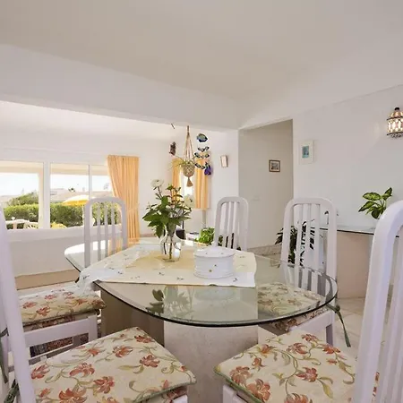 Great 3 Bedroom In Clube Atlantico With Ac And Short Walk To Beach *