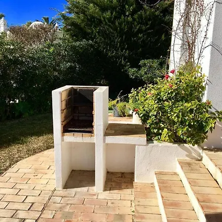 Great 3 Bedroom In Clube Atlantico With Ac And Short Walk To Beach קארבואירו