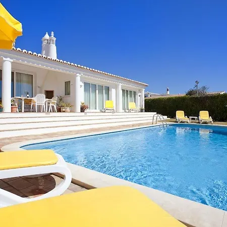 Great 3 Bedroom In Clube Atlantico With Ac And Short Walk To Beach
