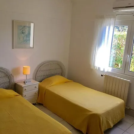 Great 3 Bedroom In Clube Atlantico With Ac And Short Walk To Beach Gasthuis *