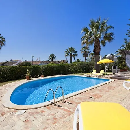 Great 3 Bedroom In Clube Atlantico With Ac And Short Walk To Beach